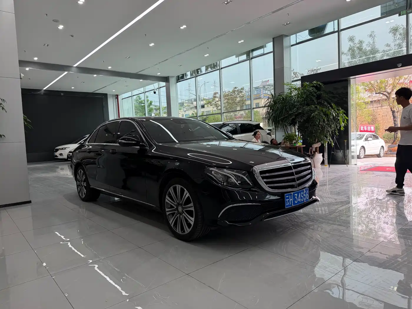 Mercedes-Benz E-Class 2016 E 300 L Fashion Type фото 2