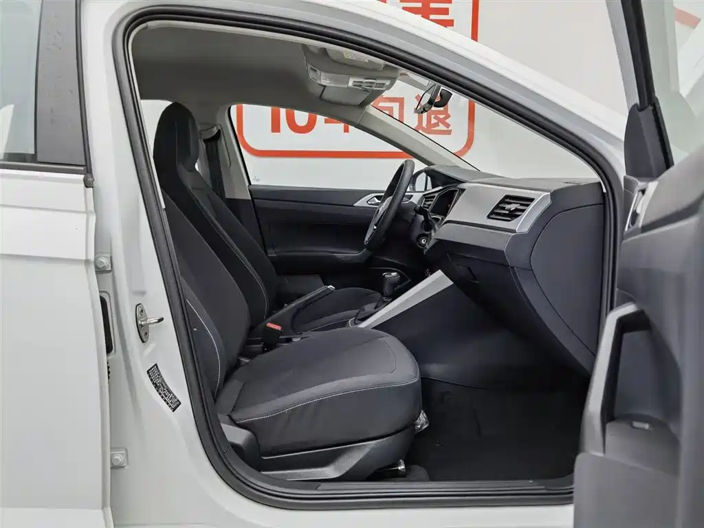 Volkswagen Polo 2023 Facelift Plus 1.5L Auto Joyful Living Edition фото 23