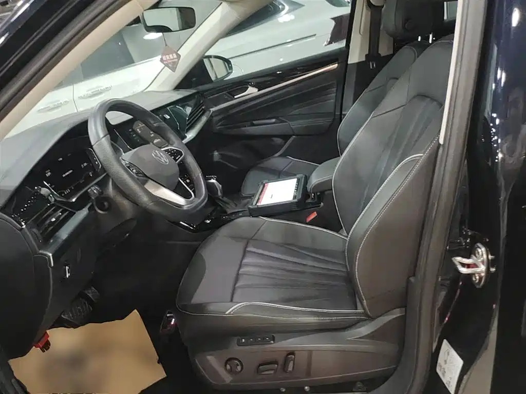 Volkswagen Passat 2024 330TSI Starlight Elite Edition фото 15