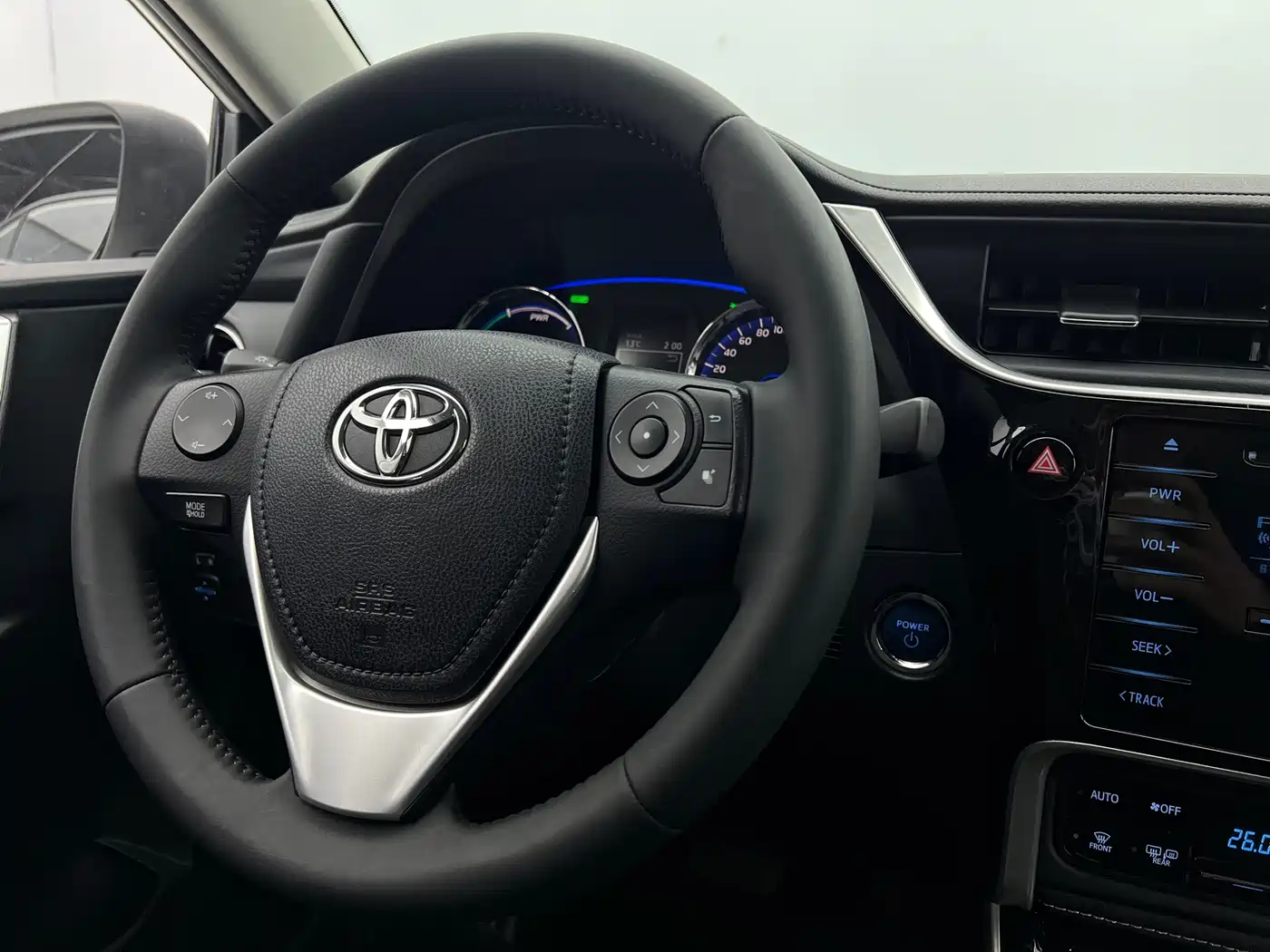 Toyota Corolla 2018 Hybrid 1.8L E-CVT Smart Edition фото 18