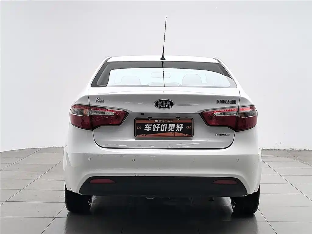 Kia K2 2012 Sedan 1.6L AT Premium Commemorative Edition фото 4