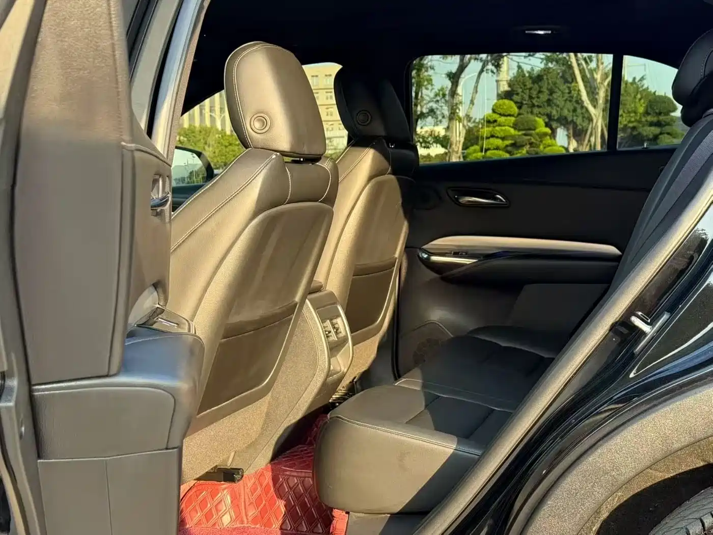 Cadillac XT4 2018 28T FWD Leading Edition фото 5