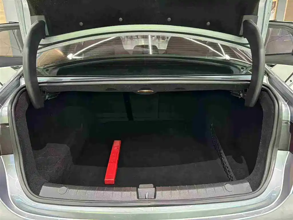BYD Qin PLUS 2023 Champion Edition DM-i 120KM Leading Type фото 17