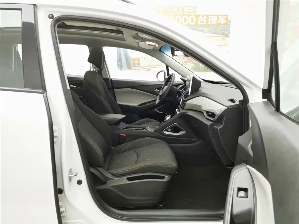 Chevrolet Volando 2018 530T Auto Sport Edition (5+2 seater) China V фото 23