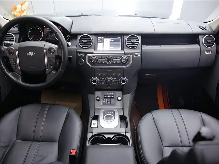 Land Rover Discovery 2015 3.0 SC V6 HSE фото 8