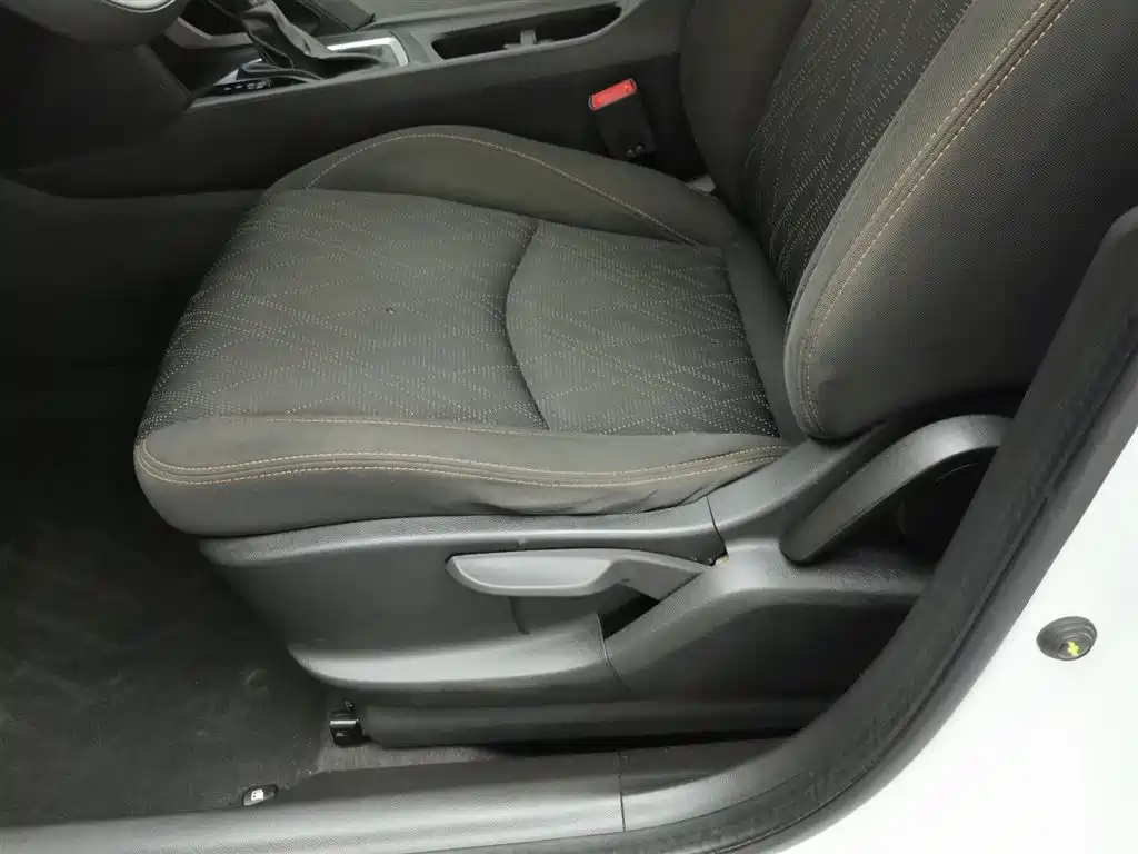 Chevrolet Volando 2018 530T Auto Sport Edition (5+2 seater) China V фото 20