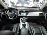 Фото 10 - Geely Atlas