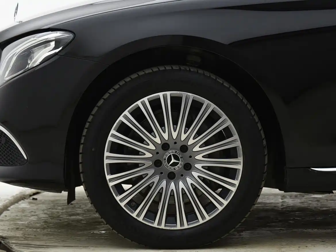 Mercedes-Benz E-Class 2020 E 300 L Fashion фото 7
