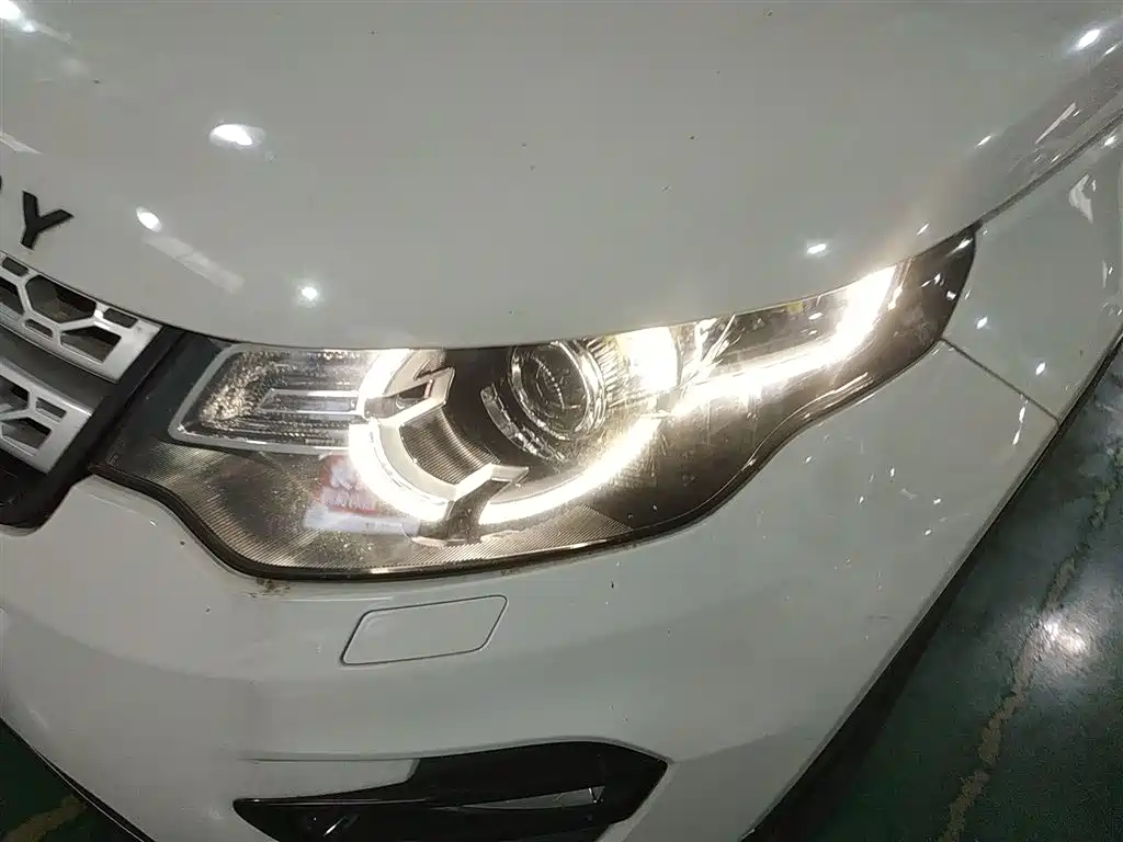 Land Rover Discovery Sport 2016 2.0T HSE фото 18