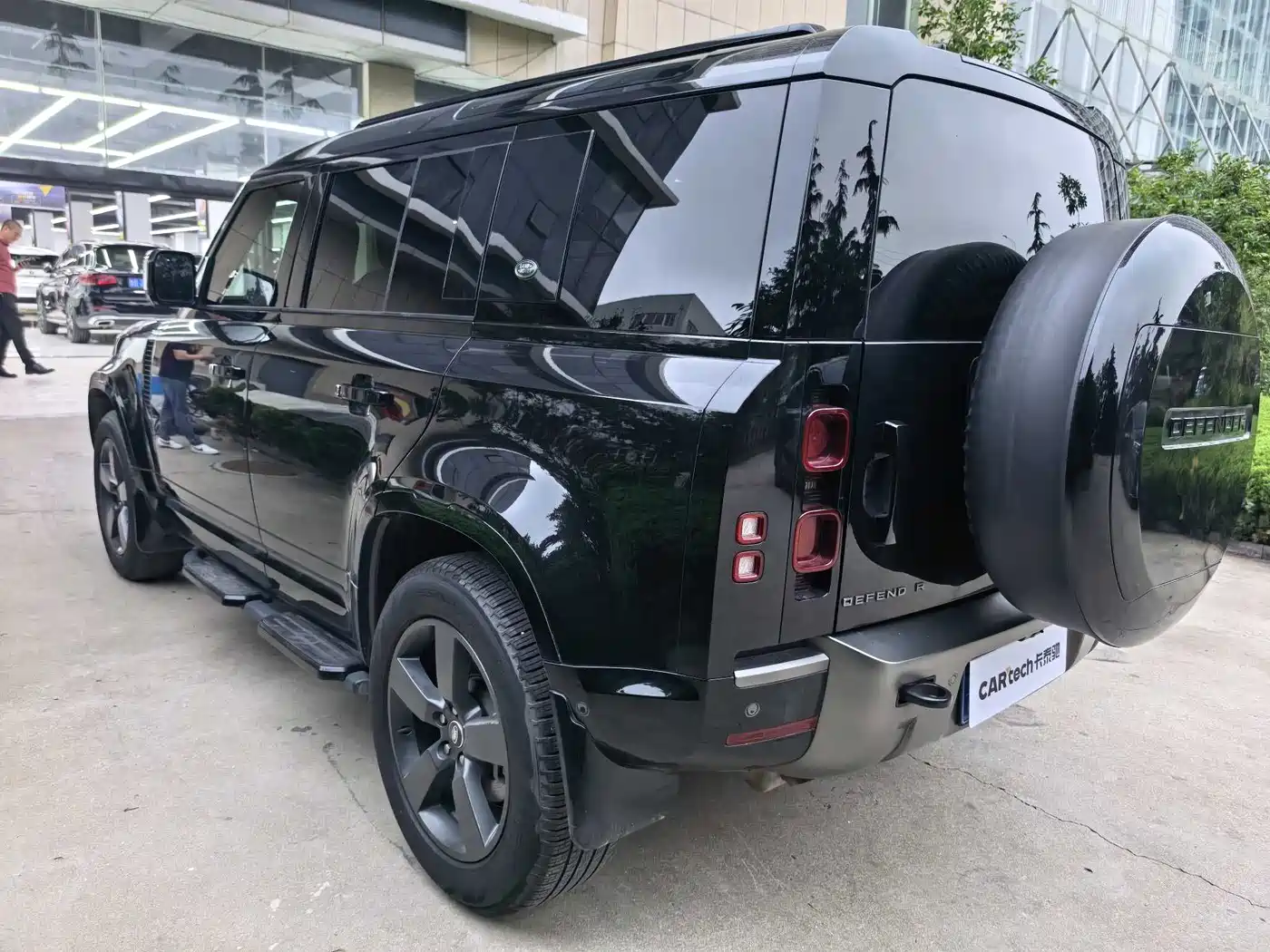 Land Rover Defender 2024 110 3.0T P400 X-DYNAMIC HSE фото 9