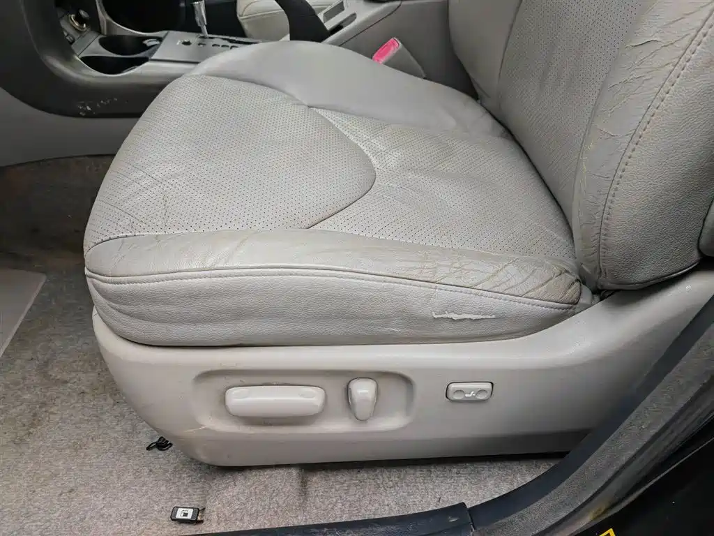 Photo 20 - Toyota RAV4 Rongfang