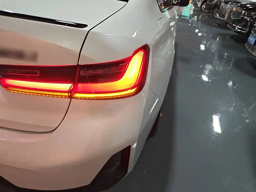 BMW 3 Series 2024 325Li M Sport Shadowline Package фото 8