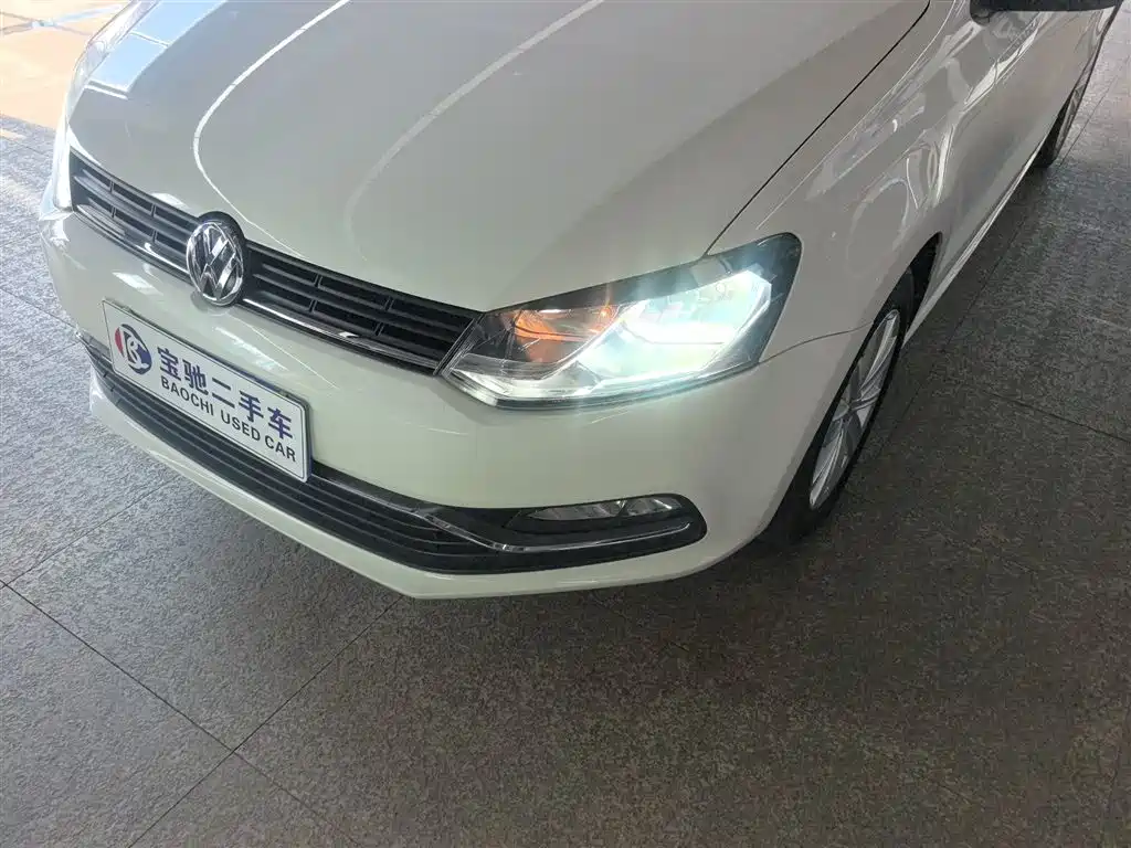 Volkswagen Polo 2014 1.6L Automatic Comfort Edition фото 24