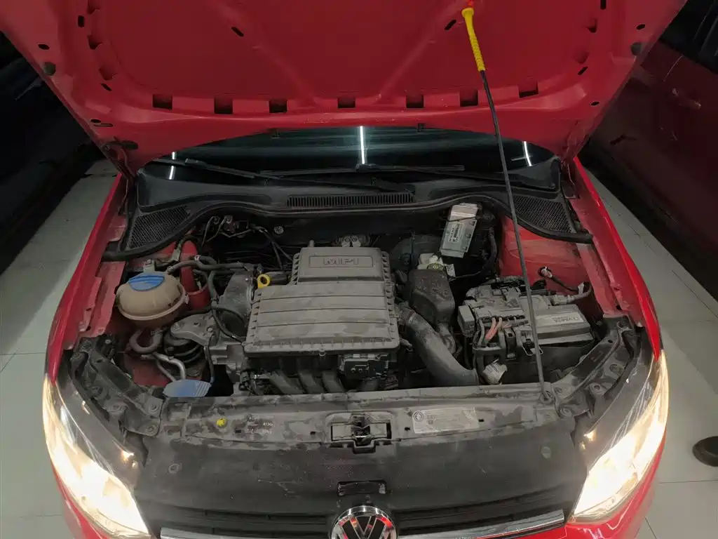 Volkswagen Polo 2016 1.6L Automatic Comfort фото 16