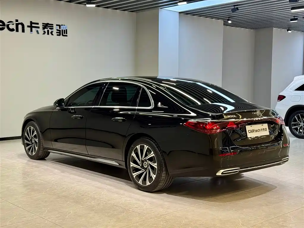 Mercedes-Benz E-Class 2024 Model E 300 L Luxury фото 6