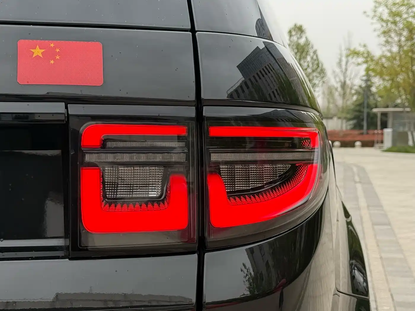 LAND ROVER DISCOVER SPORTS