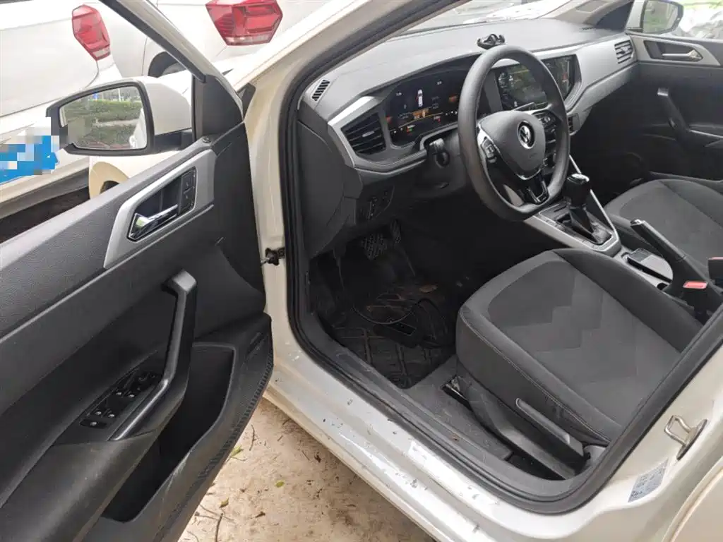 Volkswagen Polo 2023 Facelift Plus 1.5L Auto Joyful Living Edition фото 16