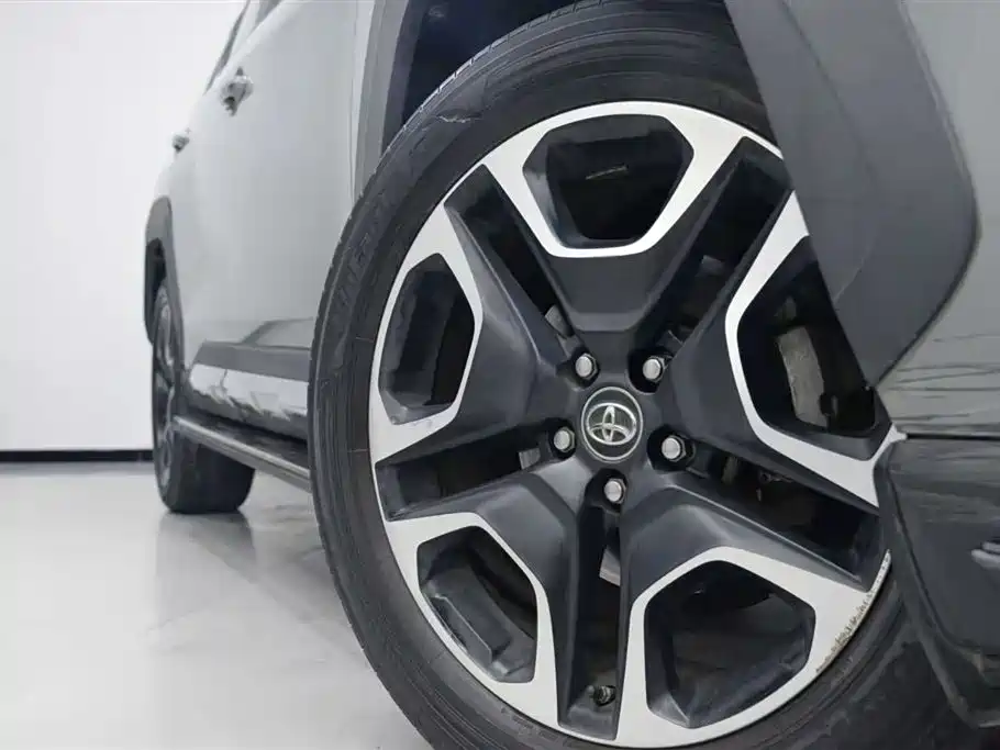 Toyota RAV4 Rongfang 2020 2.0L CVT 4WD Premium Edition фото 23