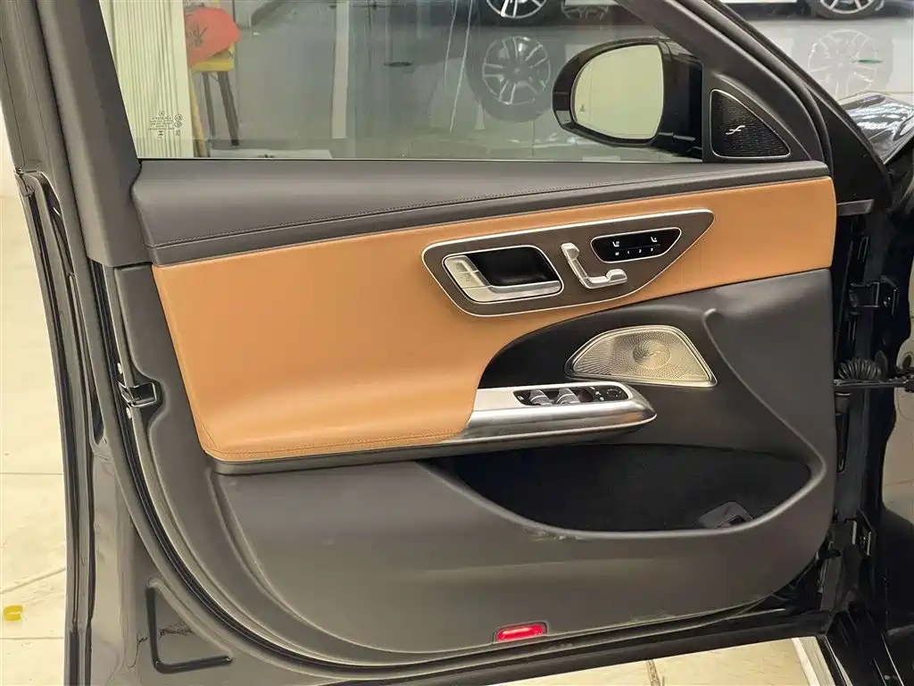 Mercedes-Benz E-Class 2024 E 300 L Fashion фото 11