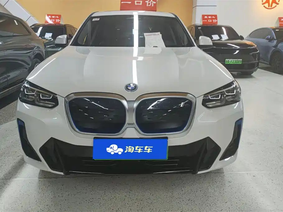BMW iX3 2022 Leading Edition фото 2