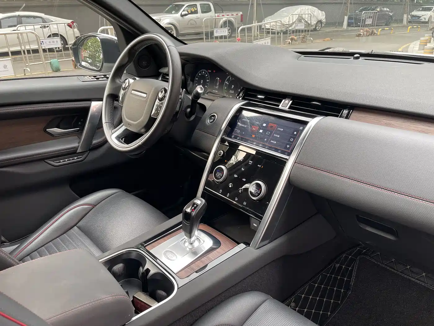 LAND ROVER DISCOVER NEW ENERGY SOURCES FOR SPORTS