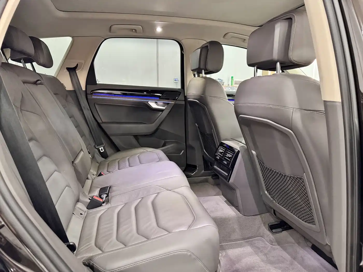 Volkswagen Touareg 2019 3.0TSI Sharp Edge Edition China VI фото 15