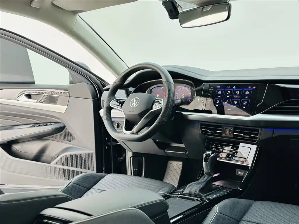 Volkswagen Passat 2023 Facelift 380TSI Luxury Edition фото 16