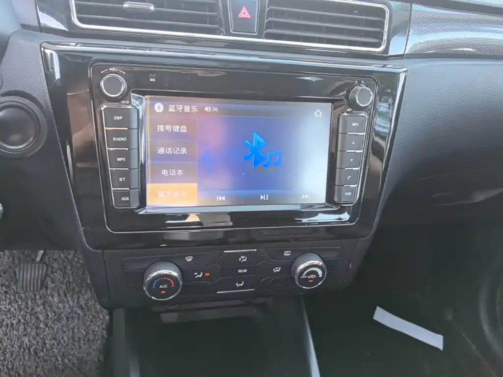 Dongfeng Fengguang Fengguang 580 2017 2017 1.8L Manual Comfort Version