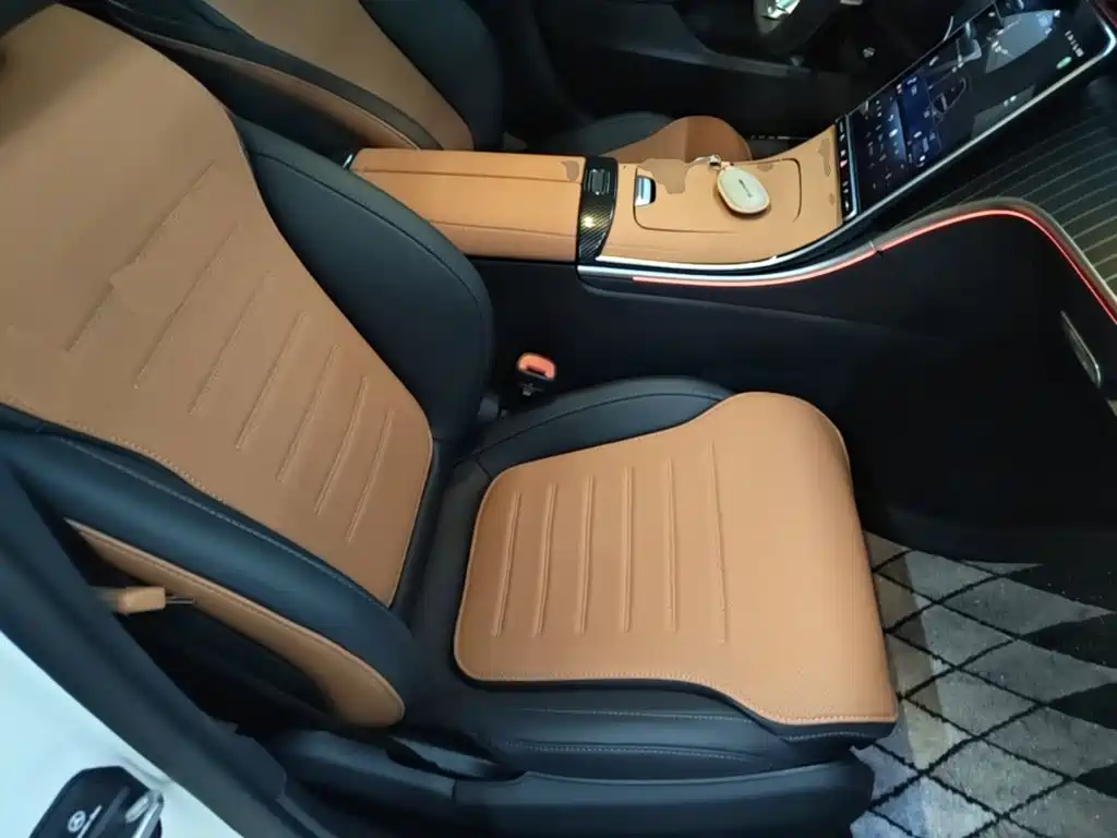 Фото 25 - Mercedes-Benz C-Class