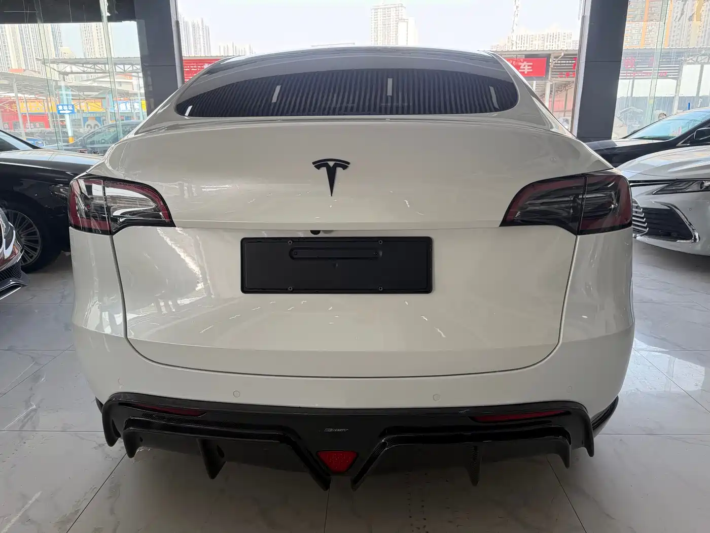 TESLA MODEL Y
