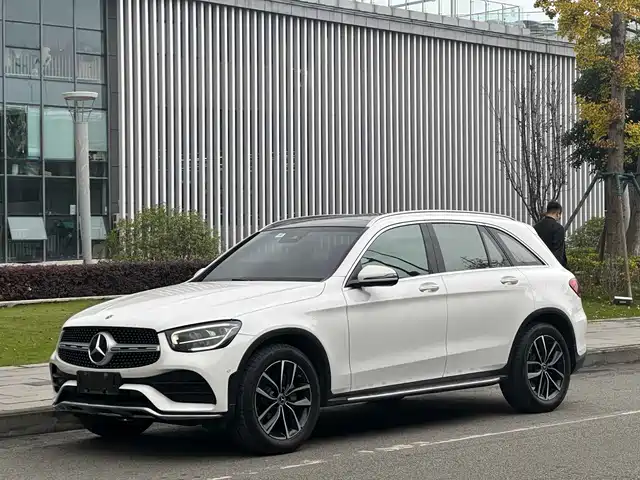 MERCEDES-BENZ GLC