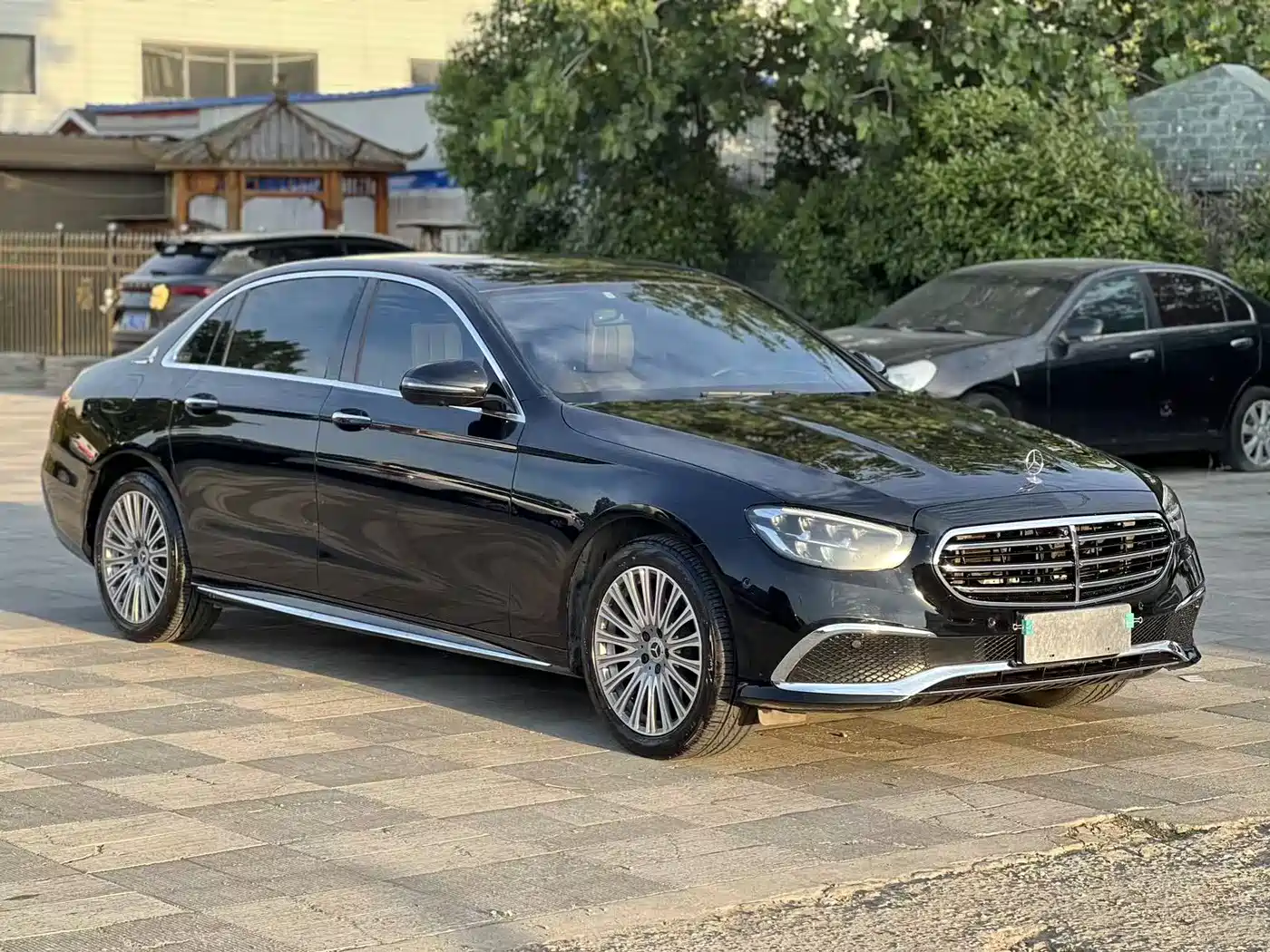 Mercedes-Benz E-Class 2022 E 300 L Fashion фото 3
