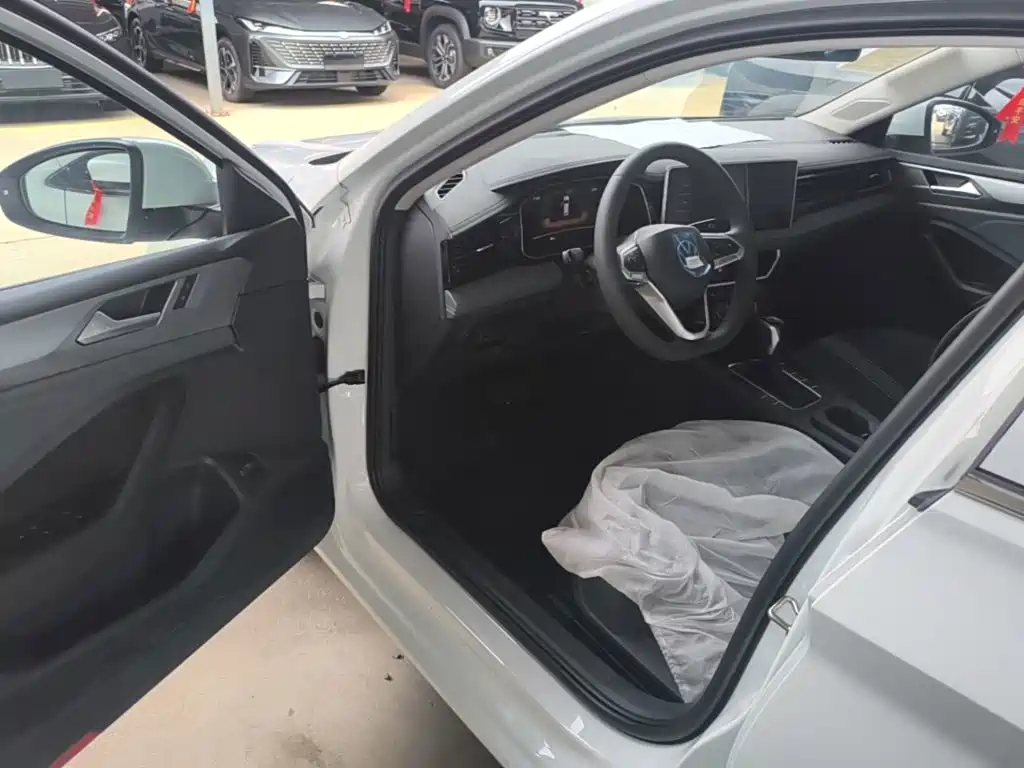 Volkswagen Sagitar 2026 2025 Model Year Facelift 200TSI DSG Soaring Edition