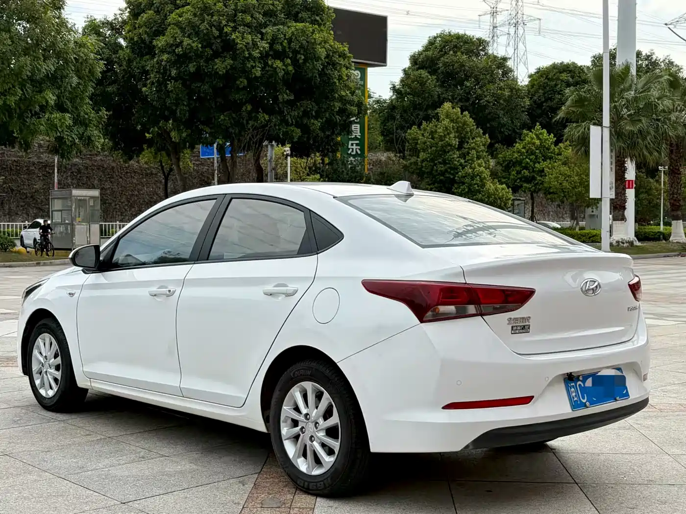 Hyundai Verna 2016 1.4L Manual Cool Edition GLS фото 7