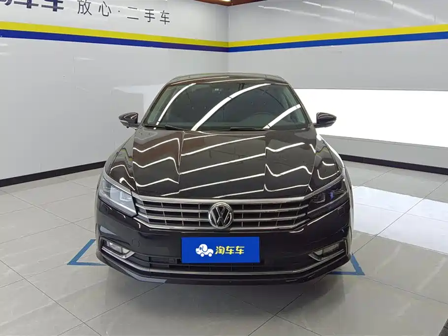 Volkswagen Passat 2017 330TSI DSG Luxury фото 2