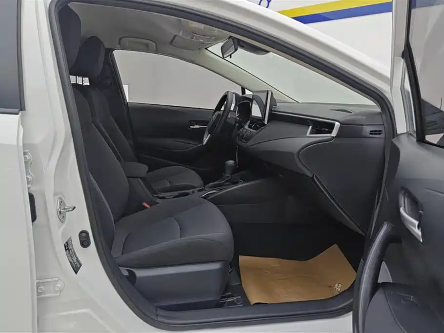 Toyota Corolla 2019 1.2T S-CVT GL Pioneer Edition фото 8