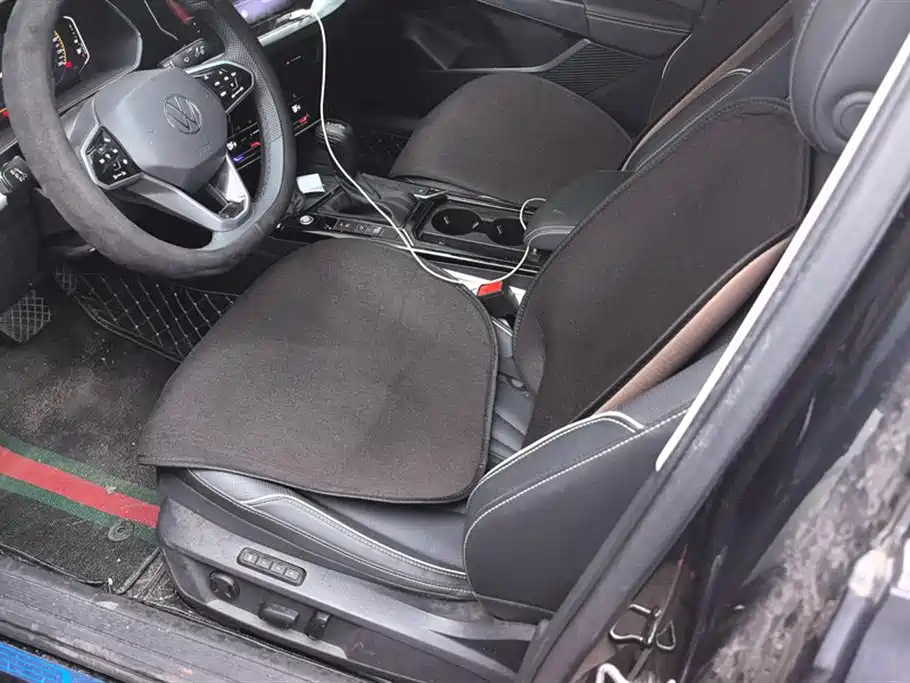 Volkswagen Passat 2024 380TSI Dragon Soaring Edition фото 9