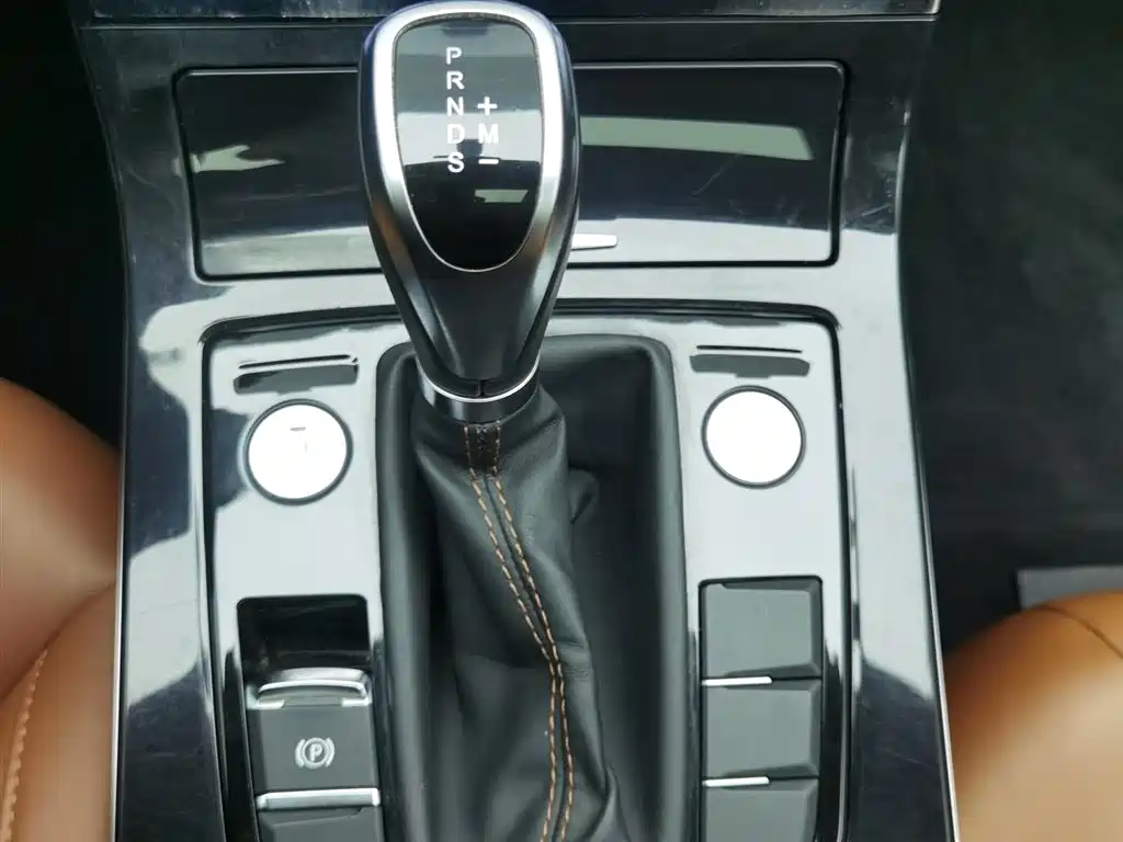 Hongqi H5 2019 30TD Style Edition фото 13