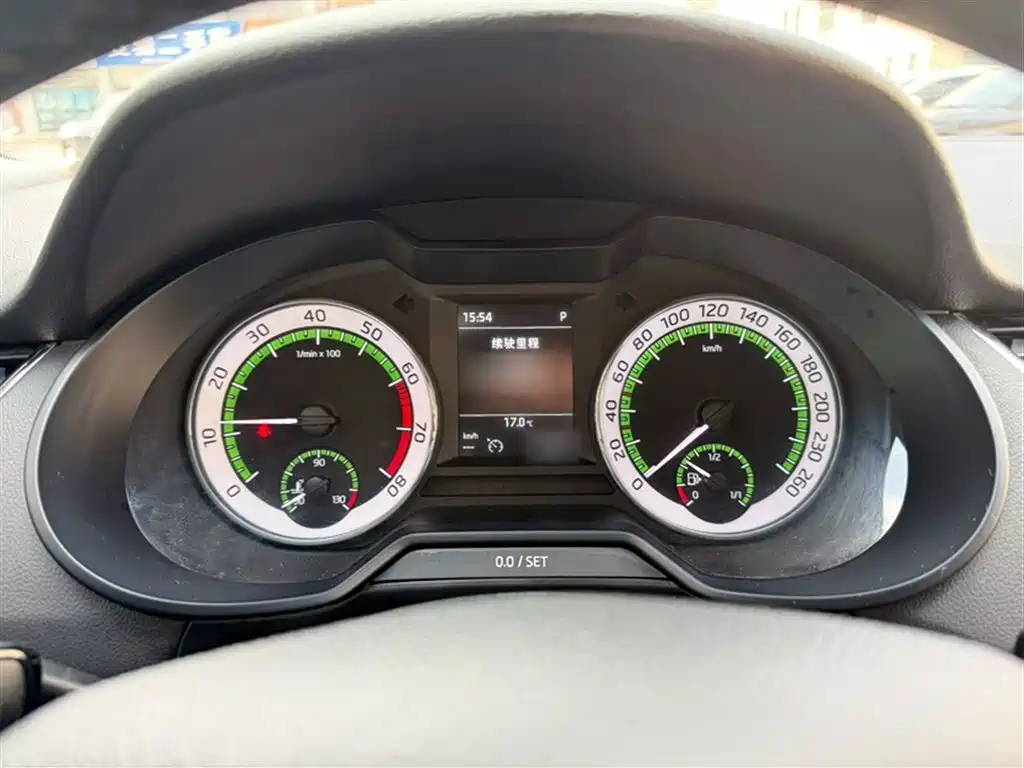 Škoda Octavia 2018 TSI280 DSG Luxury Edition фото 4