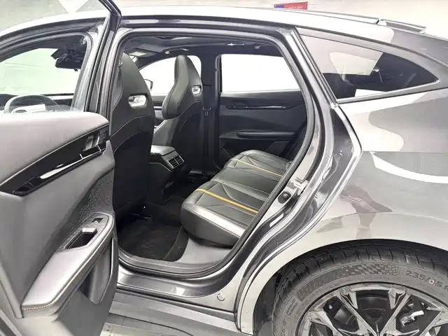 Changan UNI-V 2025 2025 1.5T 500Bar Premium Model