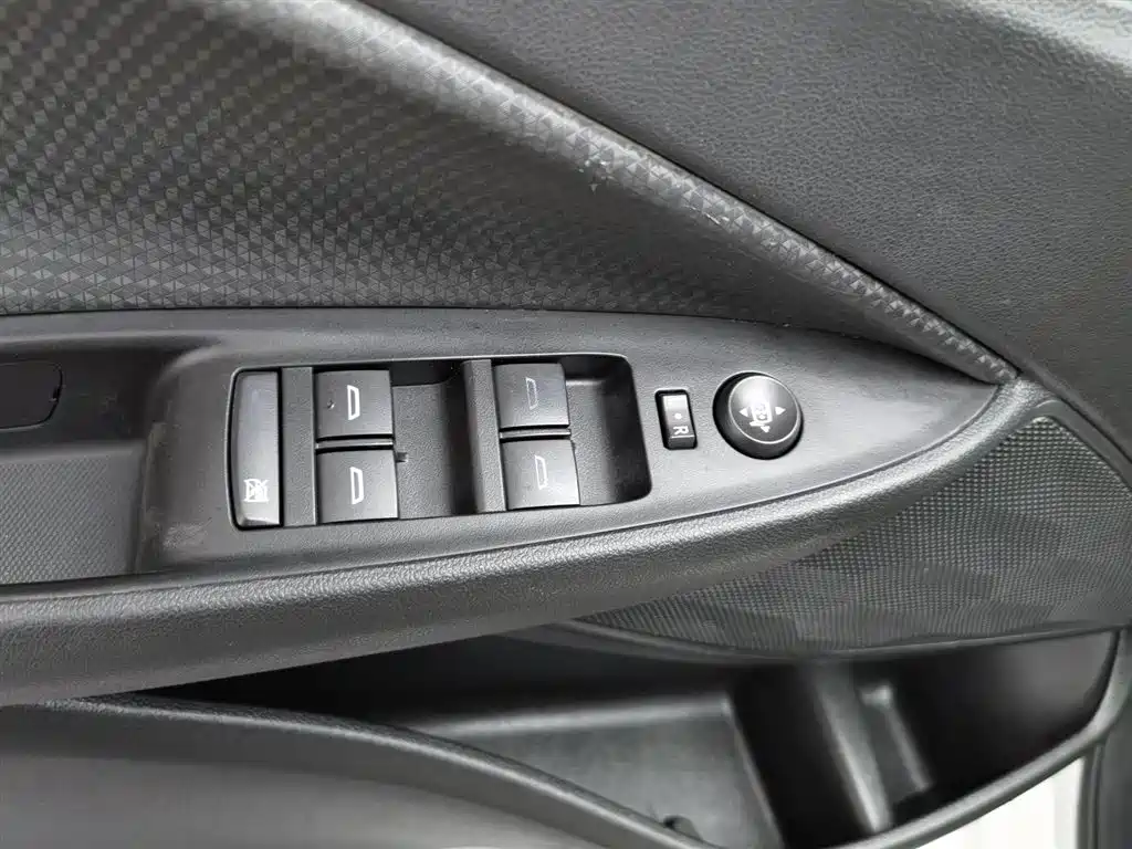 CHEVROLET KOVOZ