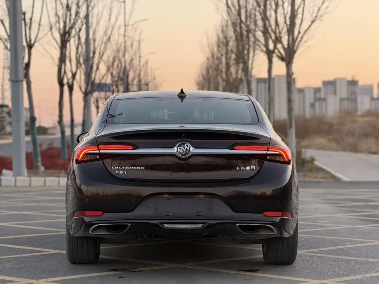 Photo 8 - Buick LaCrosse