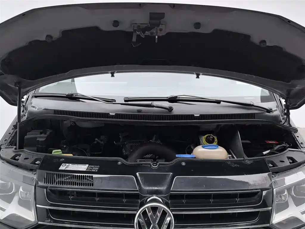 Volkswagen Multivan 2012 2.0TSI 2WD Luxury Edition фото 6