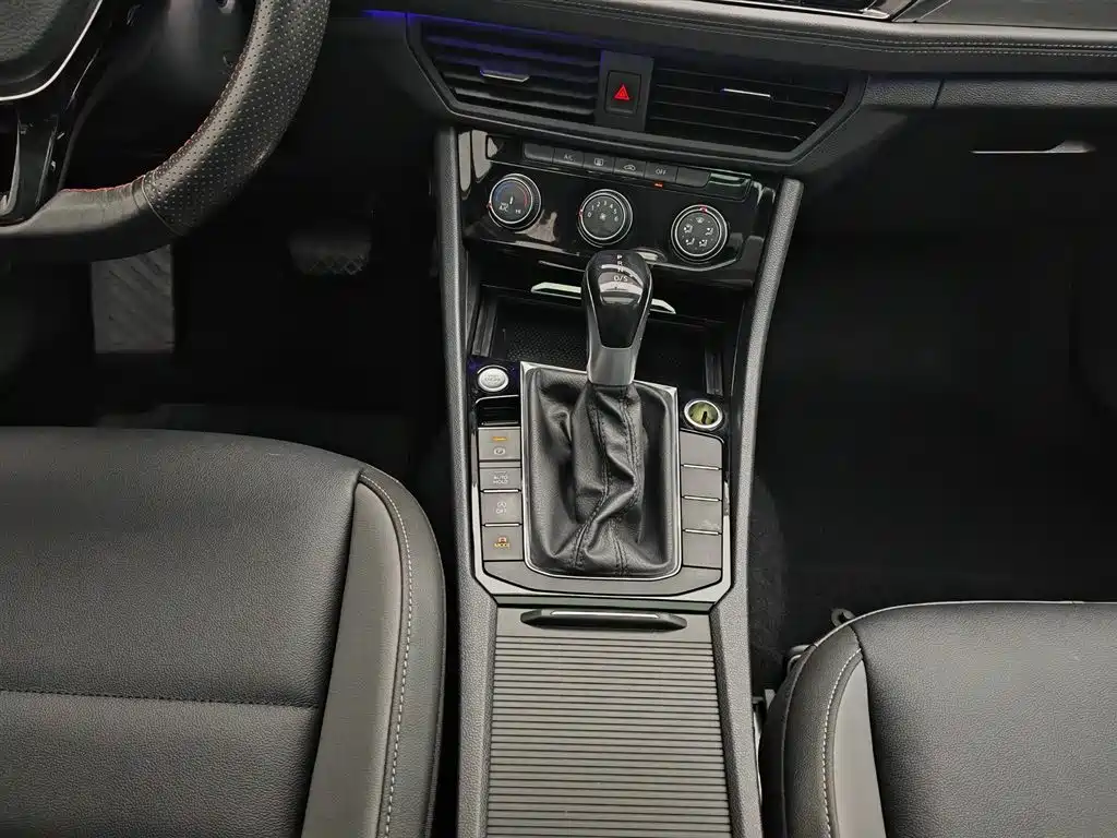 Volkswagen Sagitar 2021 280TSI DSG Comfort Smart Connect Edition фото 13