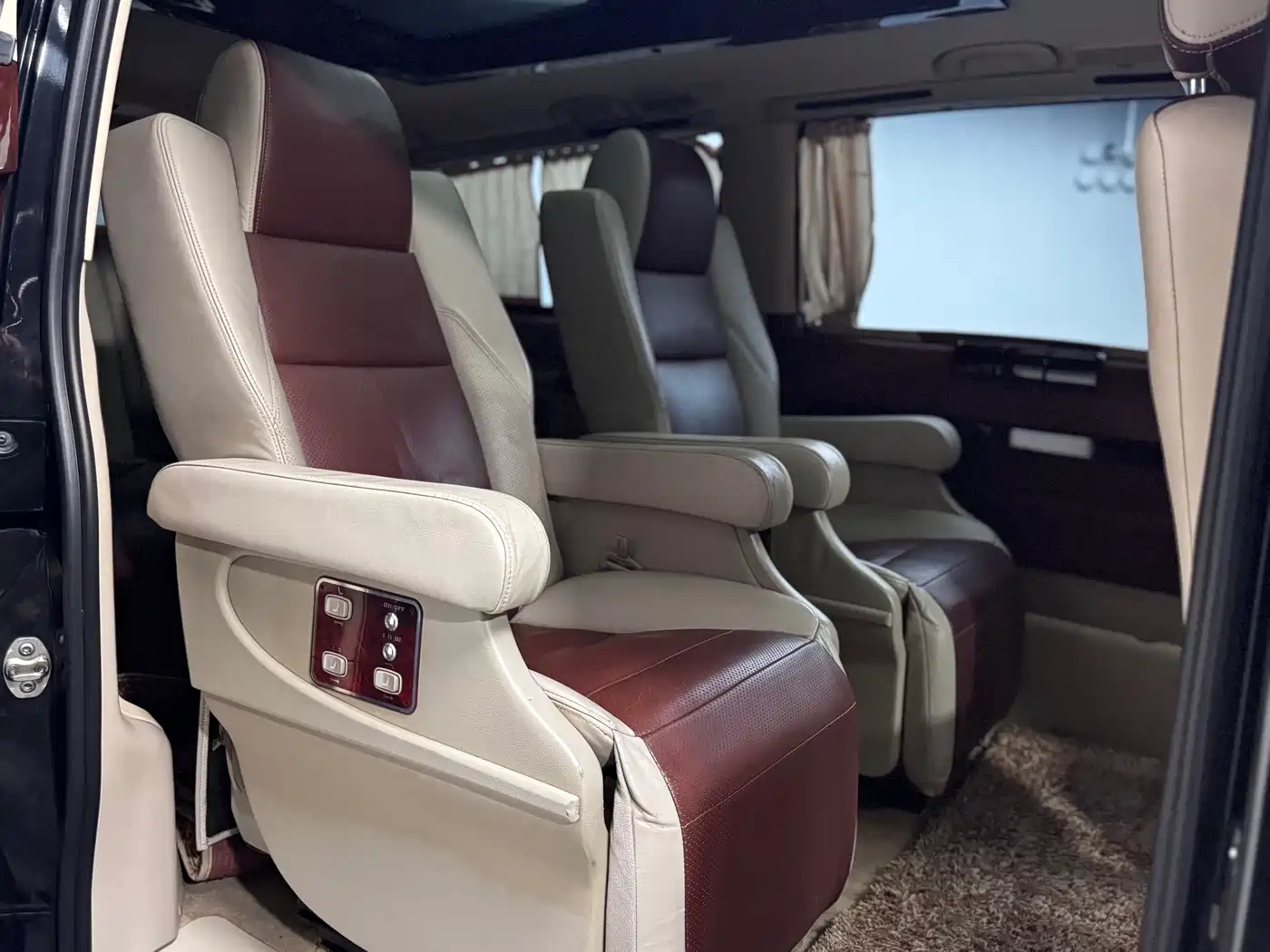 Mercedes-Benz Viano 2012 2.5L Premium Edition фото 19