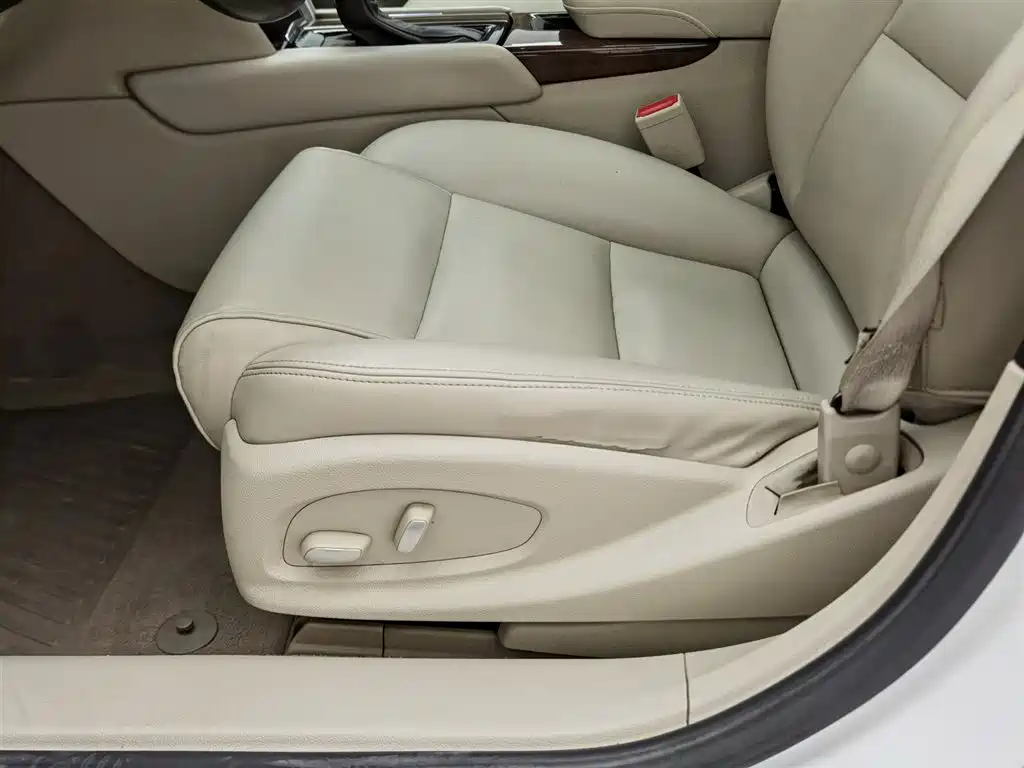 Cadillac XTS 2017 28T Technology фото 20