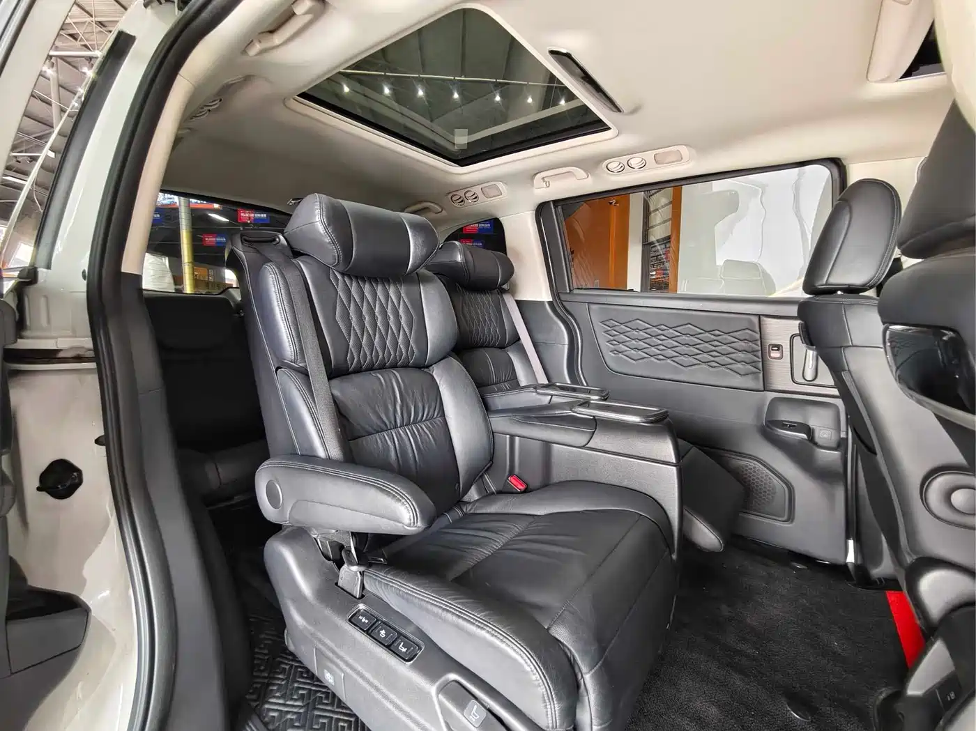 Honda Elysion 2023 2022 2.0L e:HEV Luxury