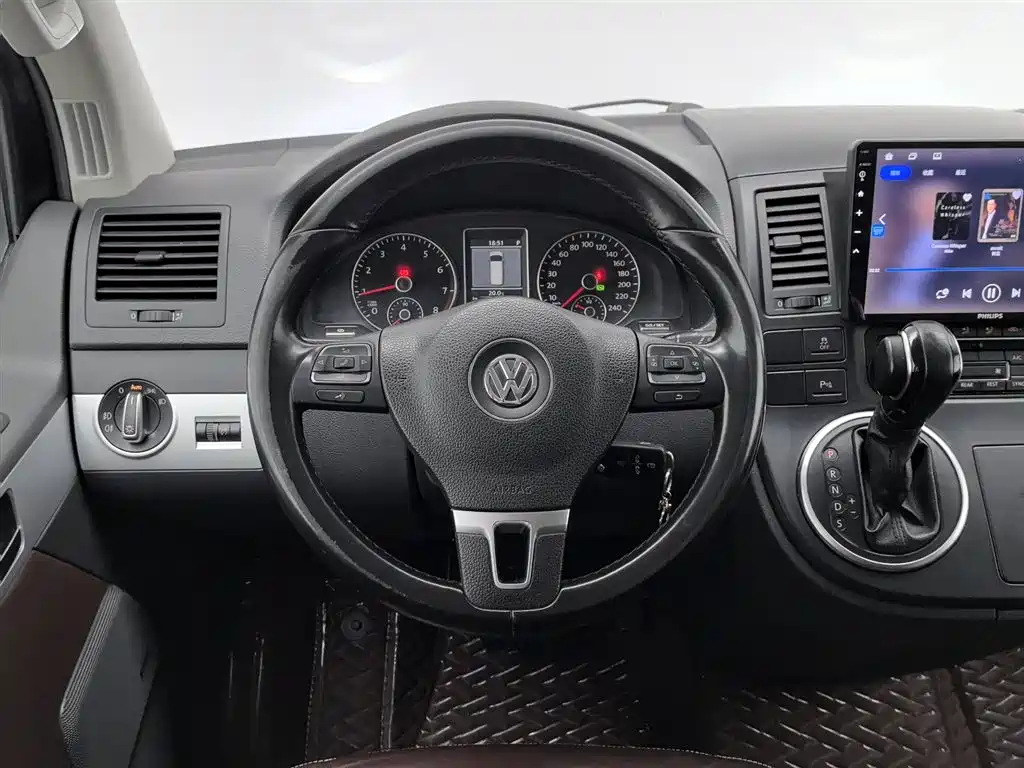 Volkswagen Multivan 2012 2.0TSI 2WD Luxury Edition фото 11