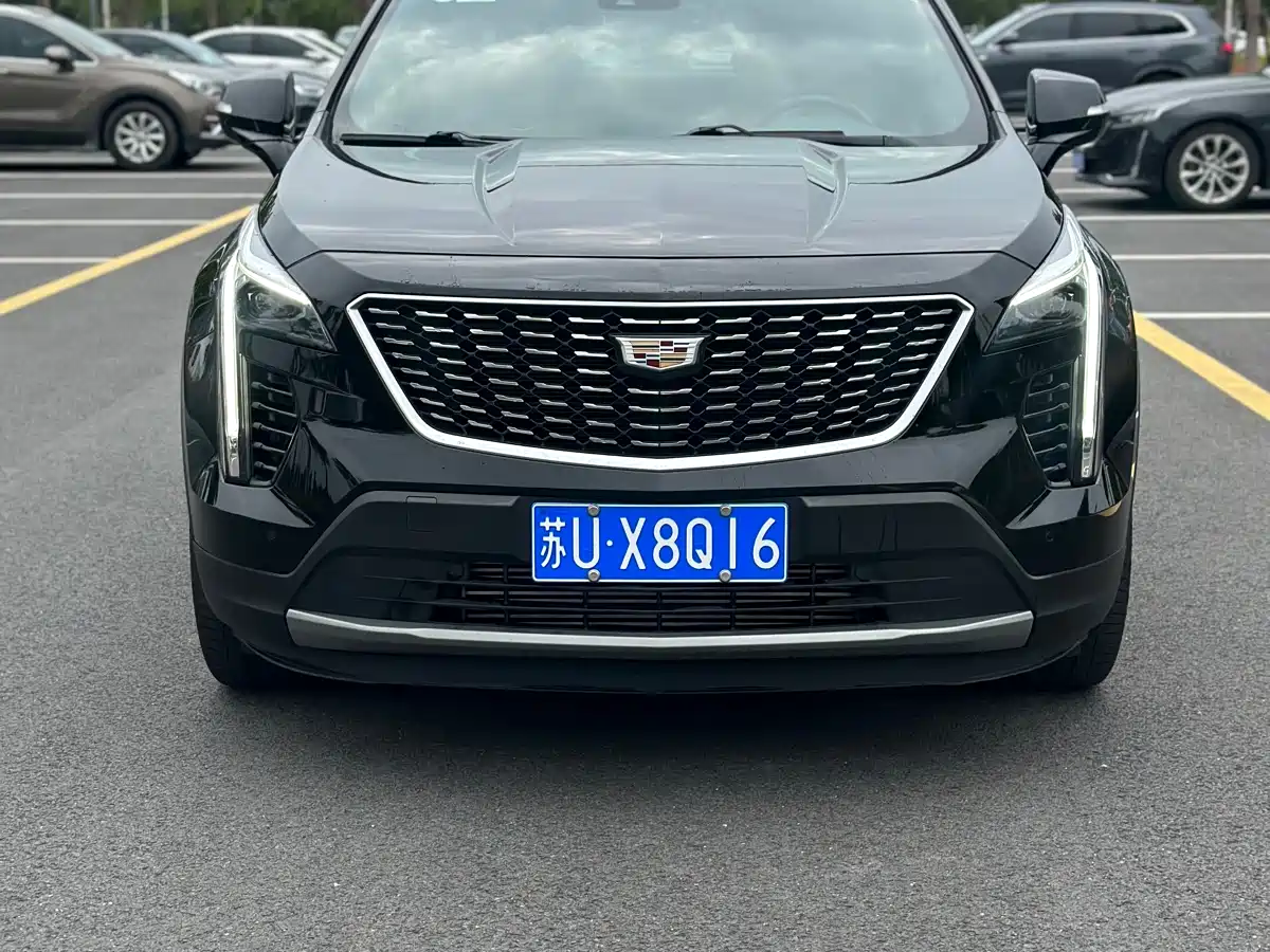 CADILLAC XT4