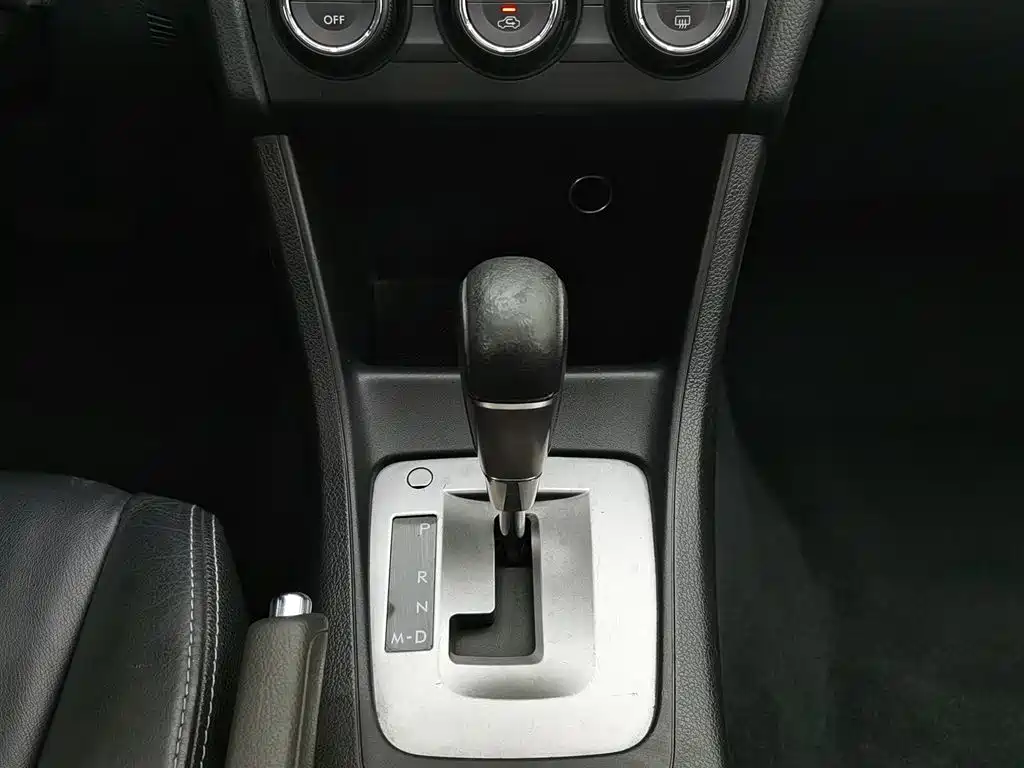 Subaru XV 2012 2.0i Luxury Edition фото 13